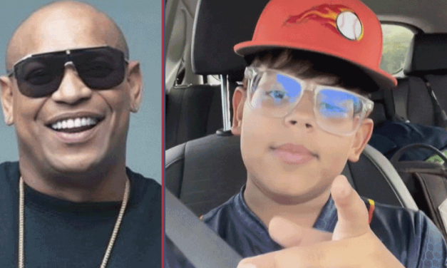 Encantador Admirador: Alex Jr. entona «Feliz» de Gente de Zona con dulzura y talento