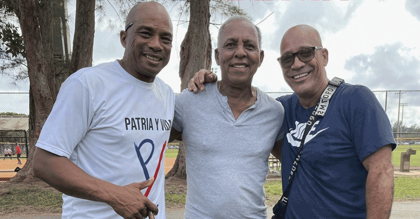 Reencuentro histórico en Miami: Tres leyendas del equipo de béisbol Industriales se reúnen.